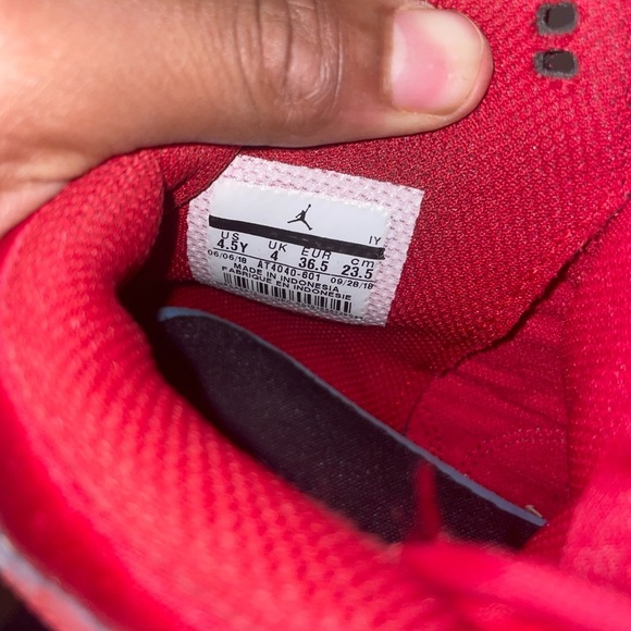 Red Nike Air Jordan SZ 4.5y - Picture 5 of 5